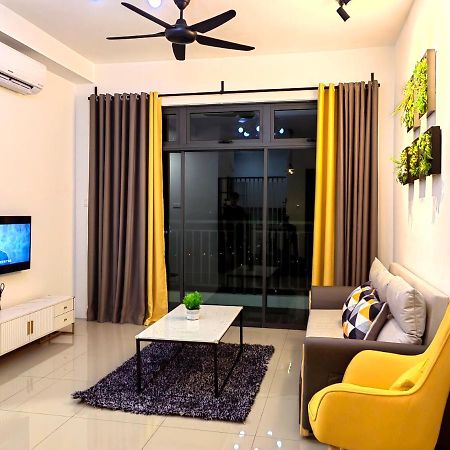 8Scape Residences Batman Vs Ironman@Lsy Home & Leisure Johor Bahru Exteriör bild