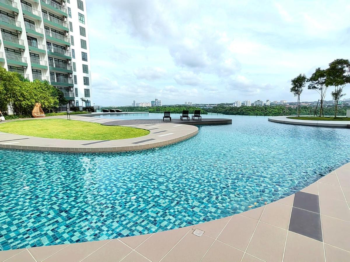 8Scape Residences Batman Vs Ironman@Lsy Home & Leisure Johor Bahru Exteriör bild
