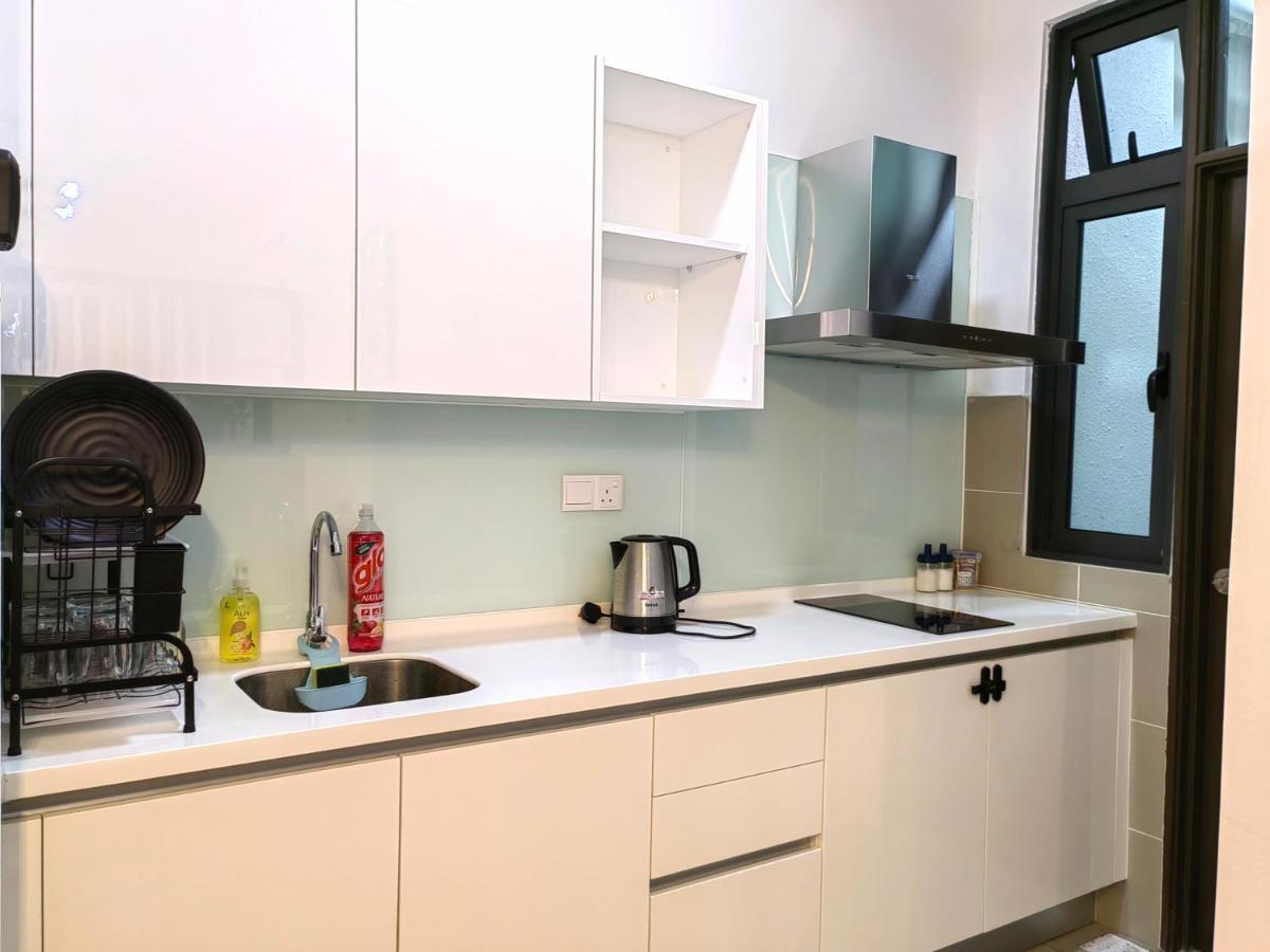 8Scape Residences Batman Vs Ironman@Lsy Home & Leisure Johor Bahru Exteriör bild